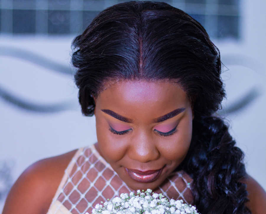 Bride wearing a beautiful makeup